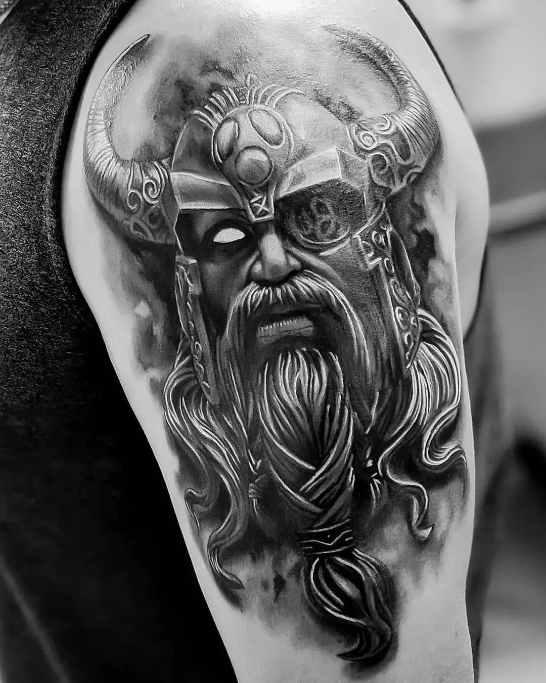 Tatouage Odin : les plus belles représentations et leur signification